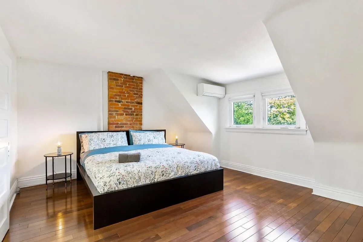 Stylish & Spacious 3Br In Downtown Toronto 0*,  Canada