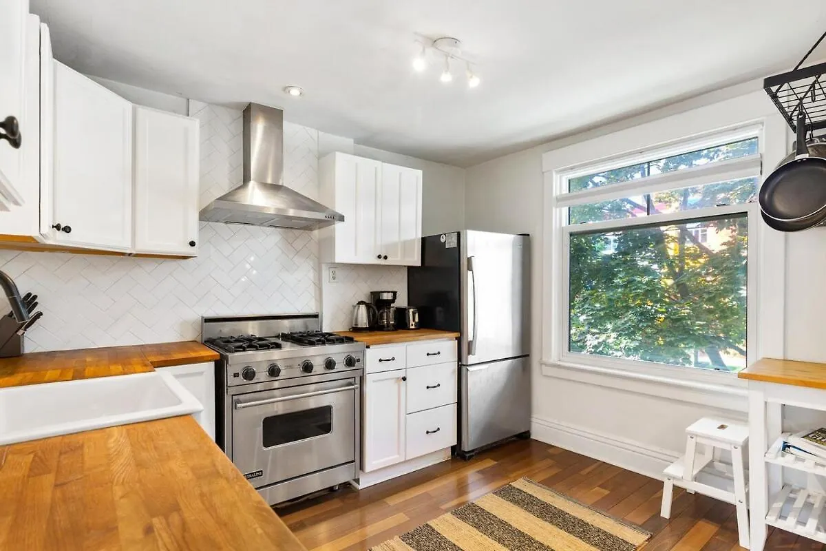 Apartment Stylish & Spacious 3Br In Downtown Toronto Canada