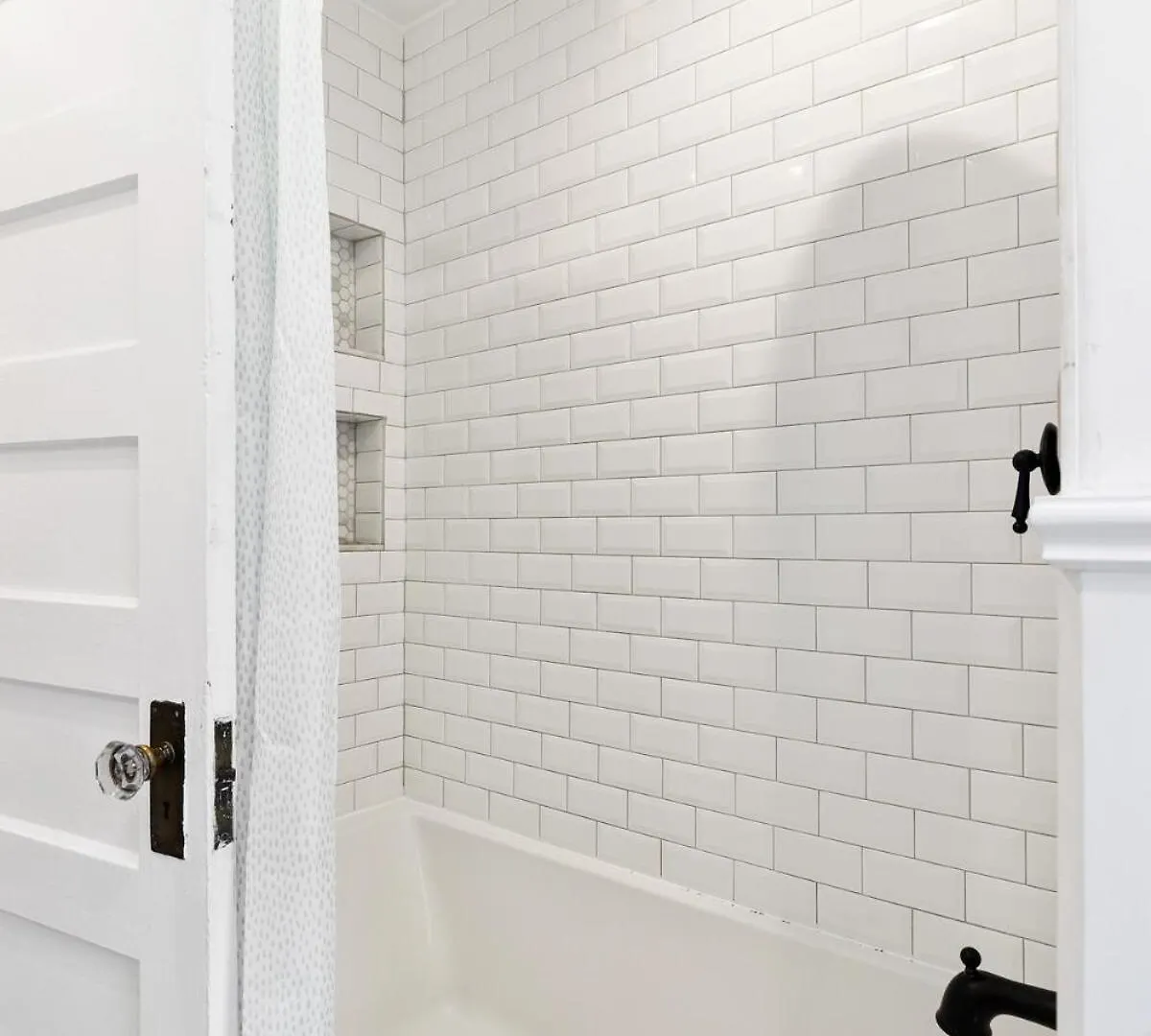 Stylish & Spacious 3Br In Downtown Toronto Apartment