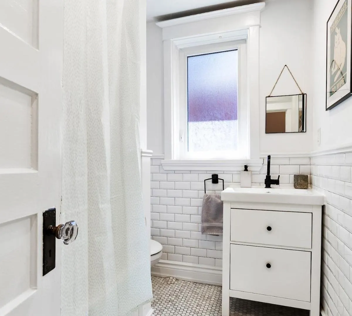 Stylish & Spacious 3Br In Downtown Toronto Apartment